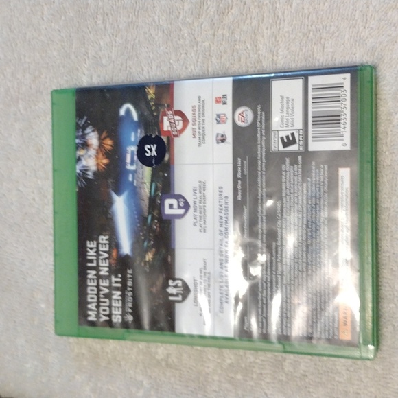 X box one Madden 18 - Picture 3 of 5